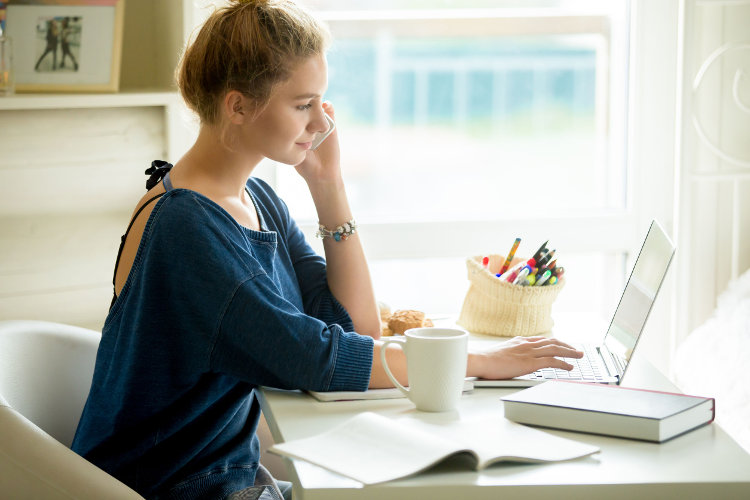 Job seeker preparing for job search